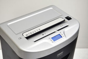 110113-1.jpg Niszczarka biurowa Wallner JP 826C, DIN 3, szer. 240 mm